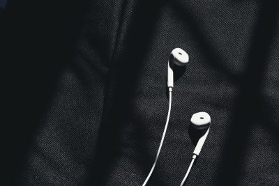 Auriculares over-ear, on-ear e in-ear: diferencias reales para elegir bien