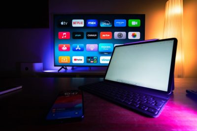 Chromecast, Fire TV Stick o Roku: ¿cuál conviene para convertir tu televisor en smart TV?