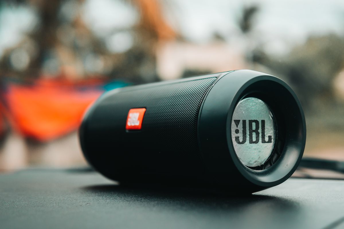 Parlante Bluetooth JBL potencia adecuada