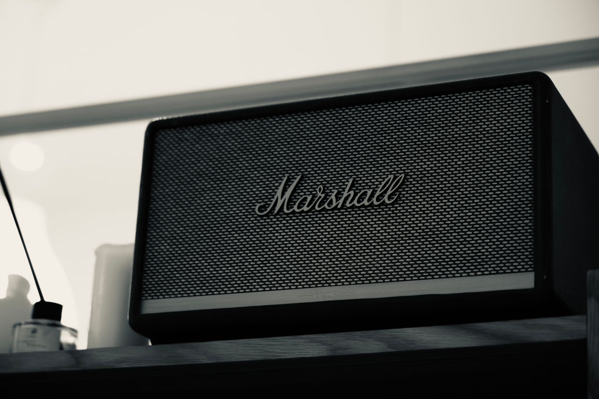 Parlante Bluetooth Marshall para sincronización de audio