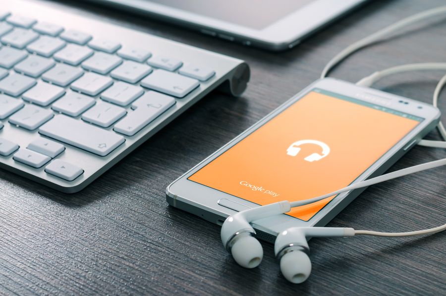 smartphone auriculares teclado 2 Smartphone con auriculares y teclado