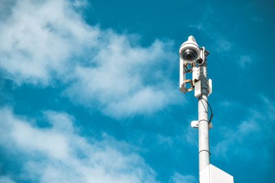Cámara wifi vs cableada: cuánta calidad de imagen y estabilidad da cada una
